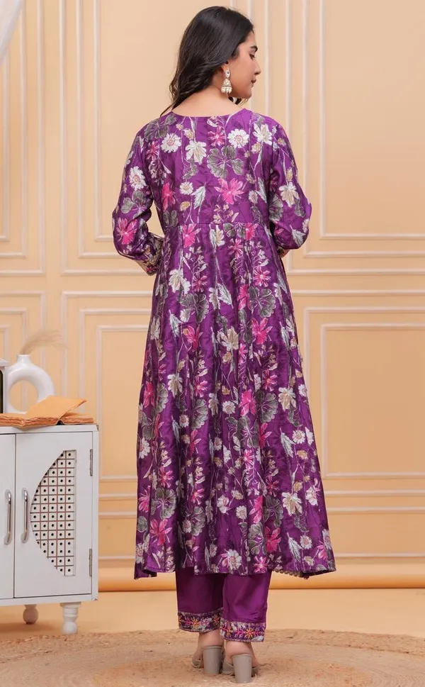 Womens_Purple_Vatican_Fabric_Printed_And_Embroidered_Kurti_Pant_Dupatta_Set_|_Festive_Ethnic_Wear_Kurta_Set