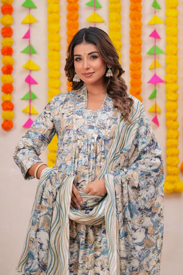 Womens_Grey_Floral_Printed_Rayon_Kurti_Pant_Dupatta_Set_With_Embroidered_Square_Neck_And_Gathered_Design