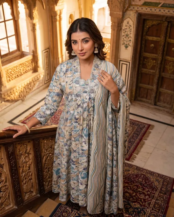 Womens_Grey_Floral_Printed_Rayon_Kurti_Pant_Dupatta_Set_With_Embroidered_Square_Neck_And_Gathered_Design