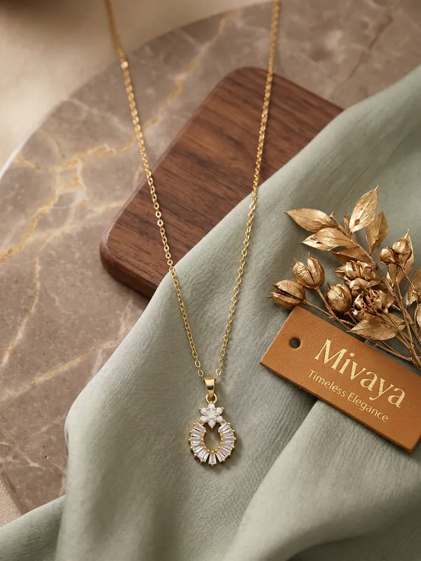 Lumina_Halo_Gold_Stainless_Steel_Premium_Necklace