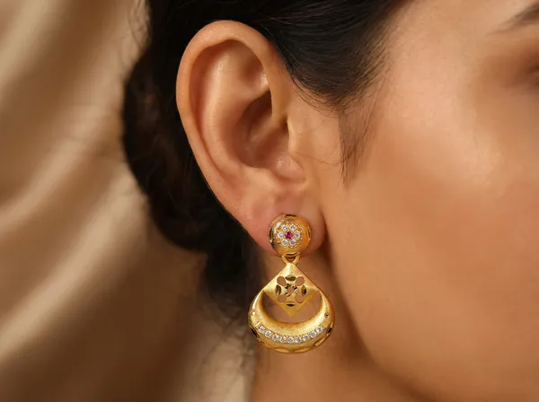 Heritage_Bloom_Gold_Stainless_Steel_Premium_Earrings