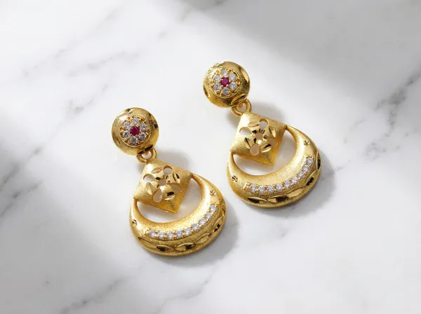 Heritage_Bloom_Gold_Stainless_Steel_Premium_Earrings