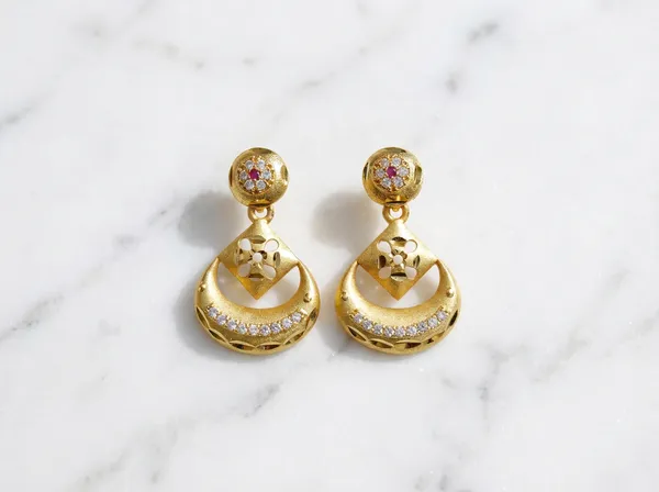 Heritage_Bloom_Gold_Stainless_Steel_Premium_Earrings