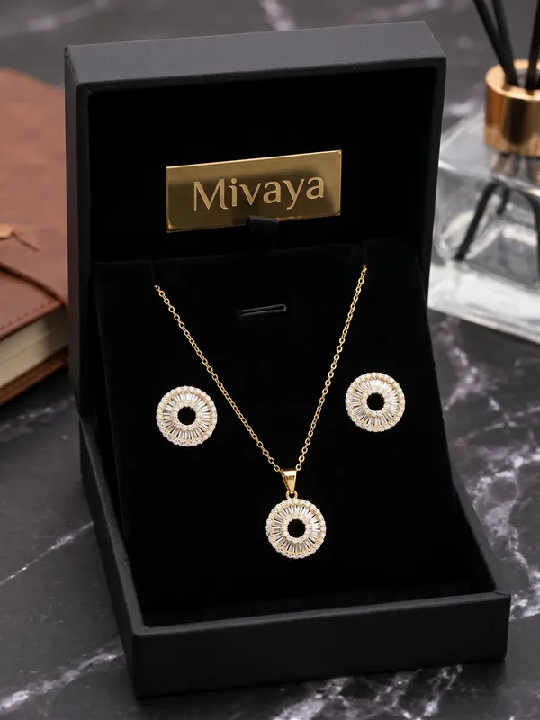 Aurelia_Halo_Gold_Stainless_Steel_Premium_Necklace_Set