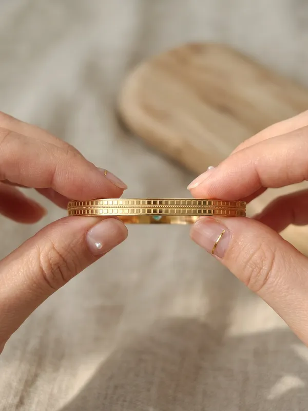 Imperial_Grid_Gold_Stainless_Steel_Premium_Bracelet