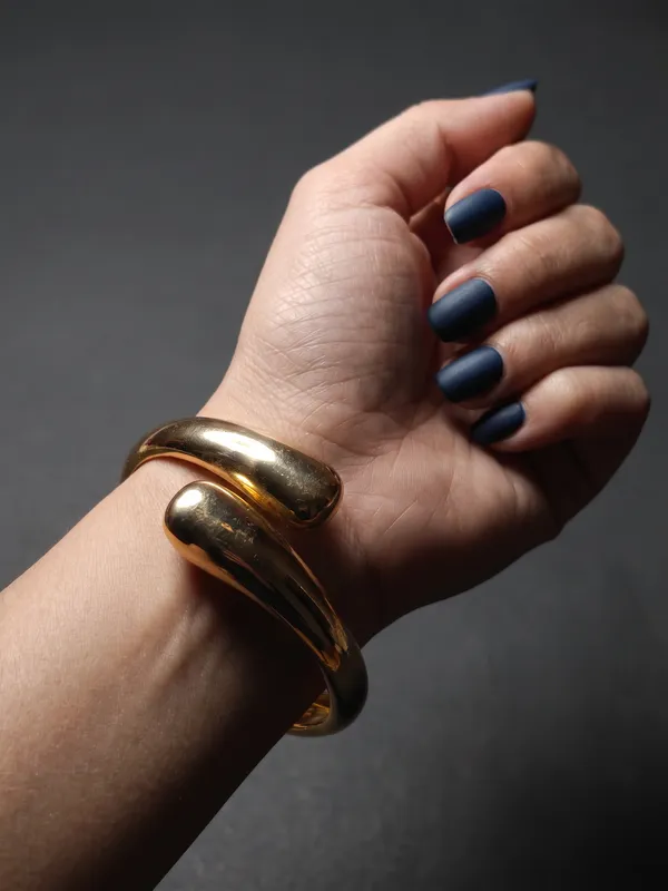 Aurelia_Wrap_Cuff_Gold_Stainless_Steel_Premium_Bracelet