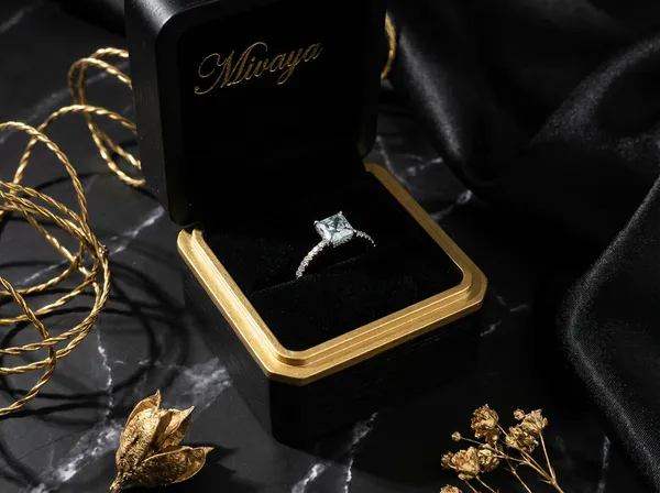 Elara_Solitaire_Silver_Stainless_Steel_Premium_Ring