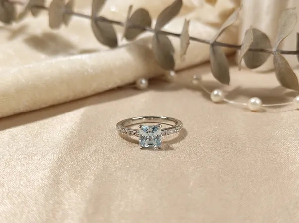 Elara_Solitaire_Silver_Stainless_Steel_Premium_Ring