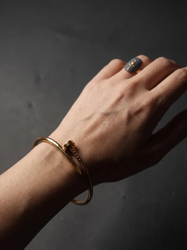 Infinity_Nail_Gold_Stainless_Steel_Premium_Bracelet