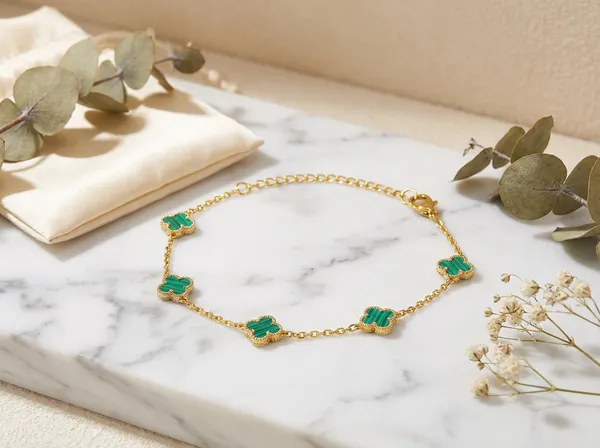 Emerald_Clover_Gold_Stainless_Steel_Premium_Bracelet