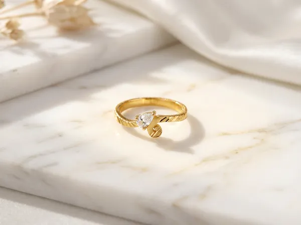 Amora_Heart_Gold_Stainless_Steel_Premium_Ring