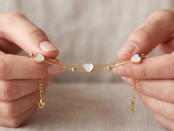 Veloura_Love_Gold_Stainless_Steel_Premium_Bracelet