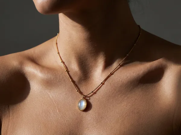 Moonstone_Elegance_Gold_Stainless_Steel_Premium_Necklace