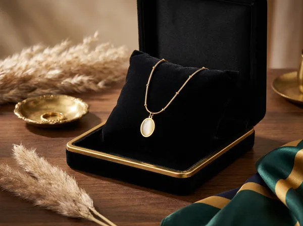 Moonstone_Elegance_Gold_Stainless_Steel_Premium_Necklace