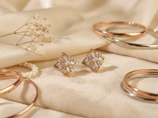 Fleur_Royale_Gold_Stainless_Steel_Premium_Earrings