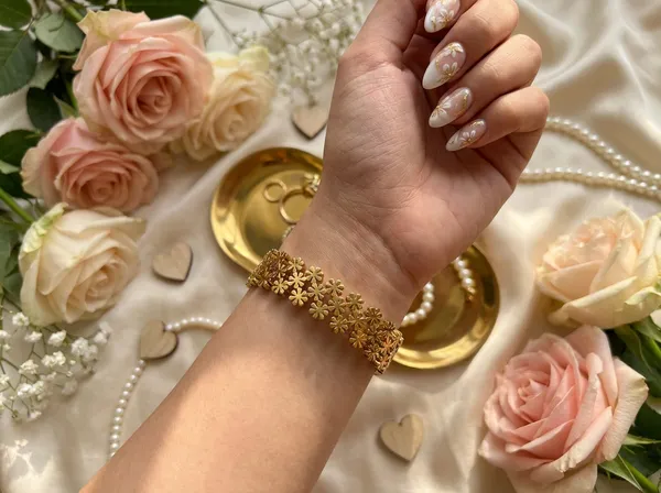 Blossom_Bloom_Gold_Stainless_Steel_Premium_Bracelet