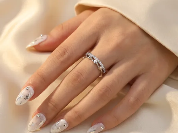 Linked_Grace_Silver_Stainless_Steel_Premium_Ring