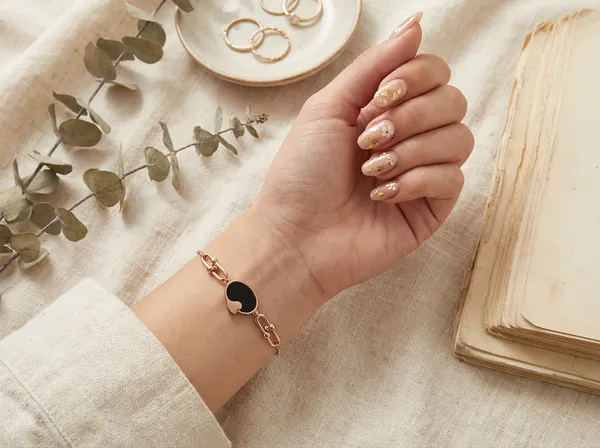 Noir_Heart_Gold_Stainless_Steel_Premium_Bracelet