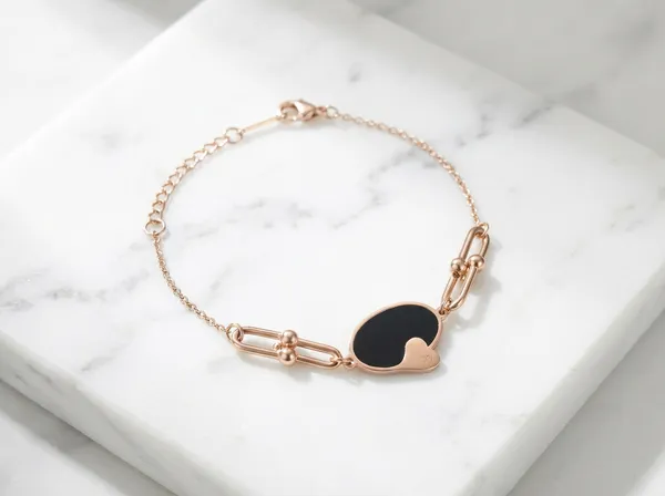 Noir_Heart_Gold_Stainless_Steel_Premium_Bracelet
