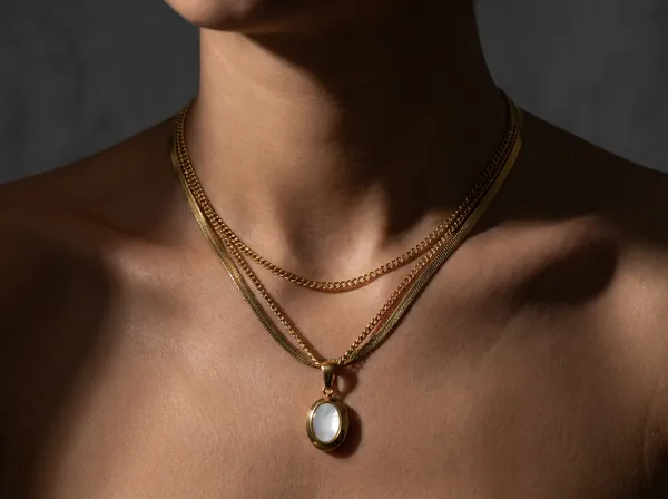 Oval_Grace_Layered_Gold_Stainless_Steel_Premium_Necklace
