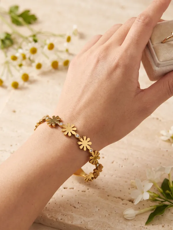 Meadow_Bloom_Gold_Stainless_Steel_Premium_Bracelet