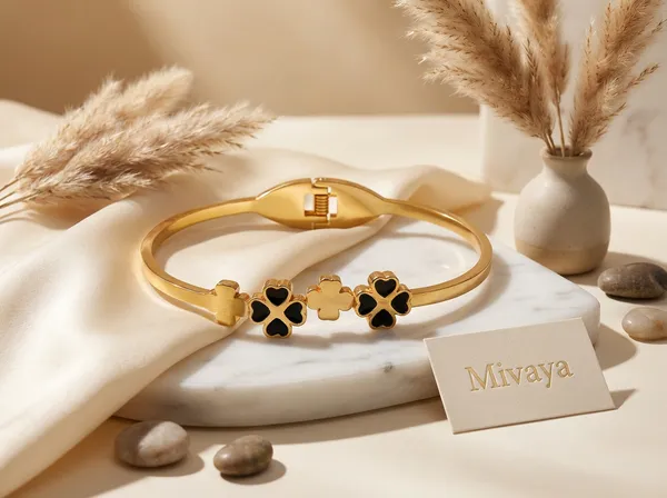 Eternal_Clover_Gold_Stainless_Steel_Premium_Bracelet