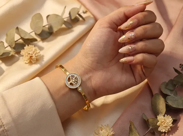 Harmony_Tree_Gold_Stainless_Steel_Premium_Bracelet