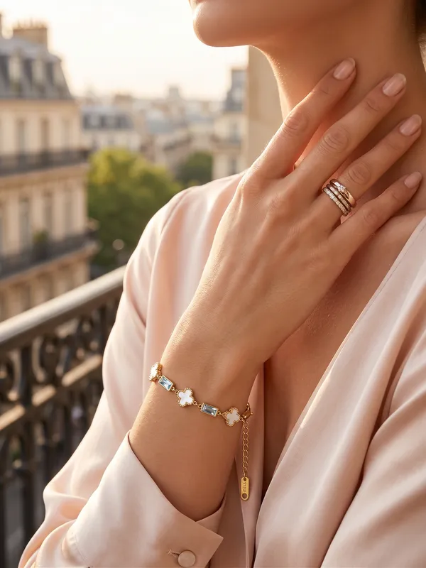 Clover_Luxe_Gold_Stainless_Steel_Premium_Bracelet
