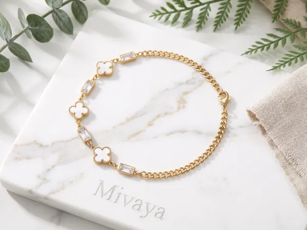 Clover_Luxe_Gold_Stainless_Steel_Premium_Bracelet