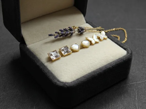 Bella_Trio_Charm_Gold_Stainless_Steel_Premium_Earrings