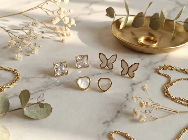 Bella_Trio_Charm_Gold_Stainless_Steel_Premium_Earrings