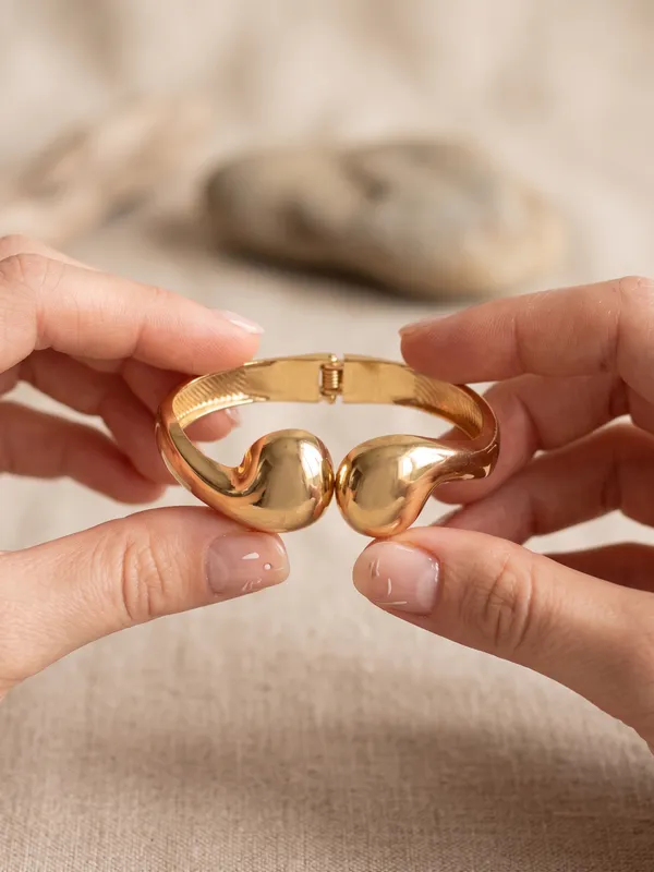 Harmony_Curve_Gold_Stainless_Steel_Premium_Bracelet