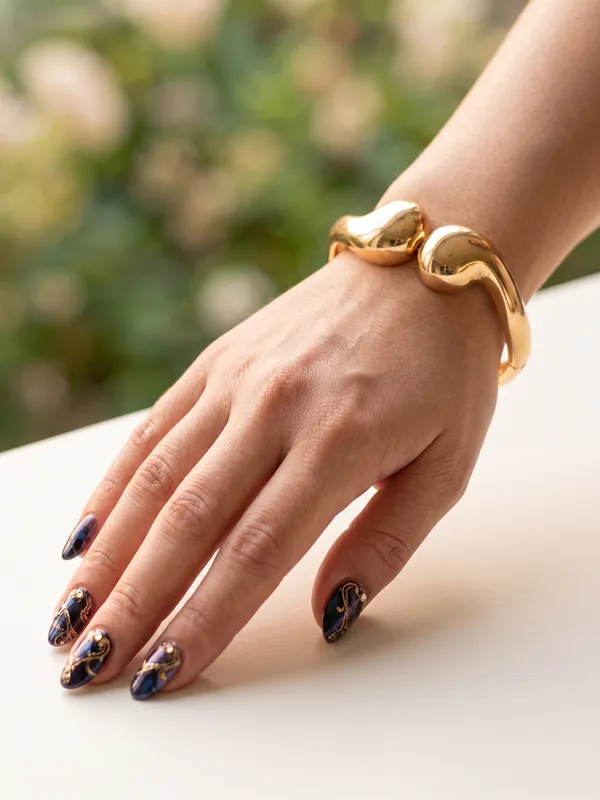 Harmony_Curve_Gold_Stainless_Steel_Premium_Bracelet