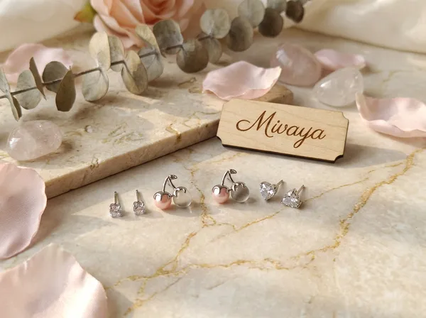 Aurora_Solitaire_Silver_Stainless_Steel_Premium_Earrings