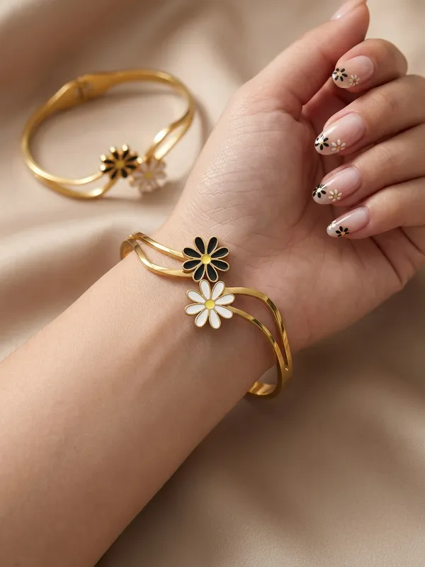 Daisy_Duo_Gold_Stainless_Steel_Premium_Bracelet
