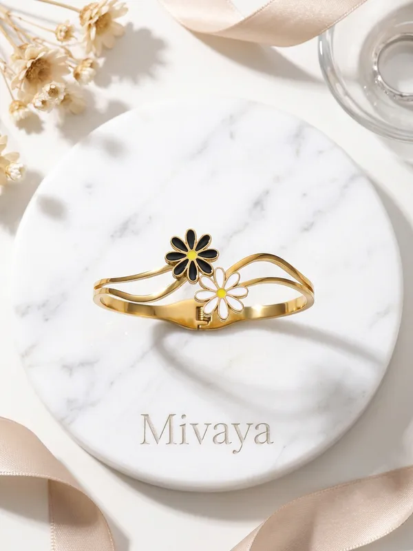Daisy_Duo_Gold_Stainless_Steel_Premium_Bracelet