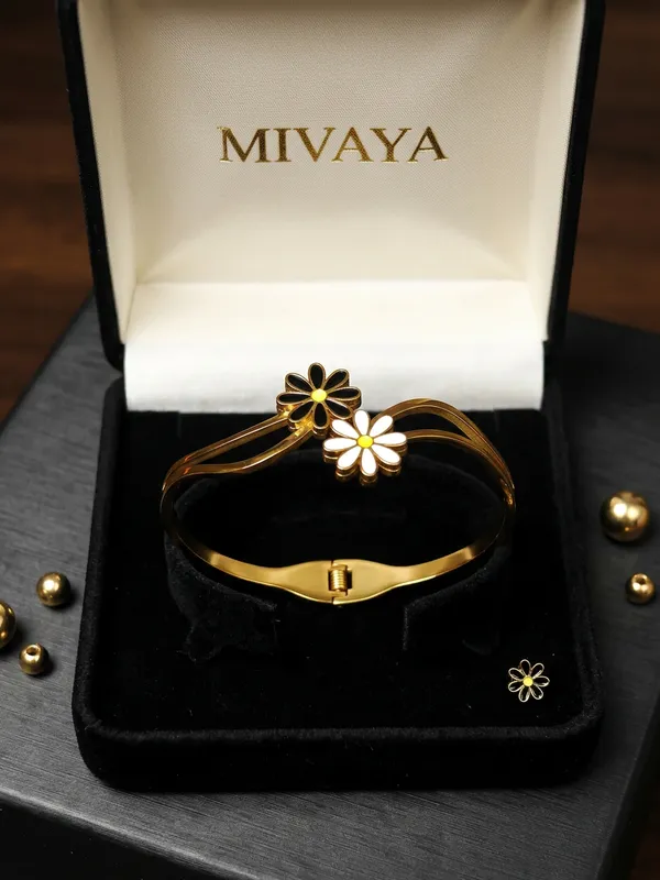 Daisy_Duo_Gold_Stainless_Steel_Premium_Bracelet