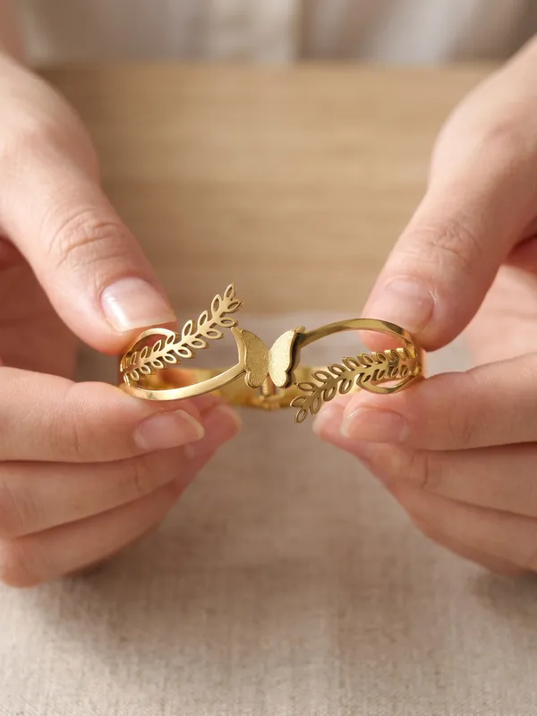Enchanted_Wings_Gold_Stainless_Steel_Premium_Bracelet
