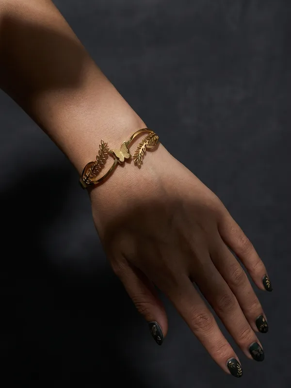 Enchanted_Wings_Gold_Stainless_Steel_Premium_Bracelet