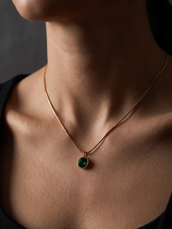 Emerald_Glow_Gold_Stainless_Steel_Premium_Necklace