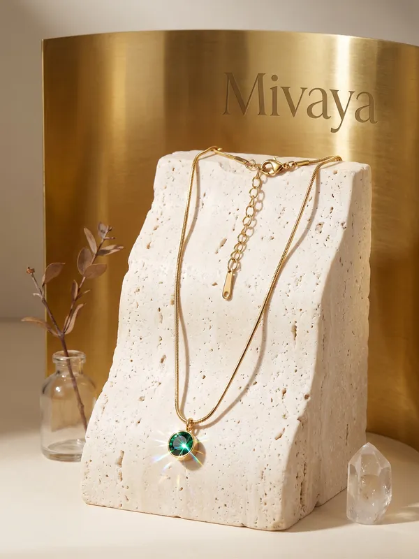 Emerald_Glow_Gold_Stainless_Steel_Premium_Necklace