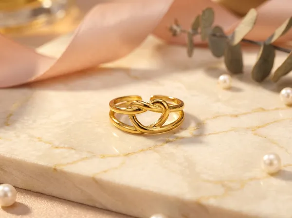 Amora_Knot_Gold_Stainless_Steel_Premium_Ring