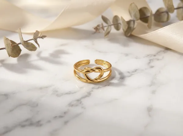 Amora_Knot_Gold_Stainless_Steel_Premium_Ring