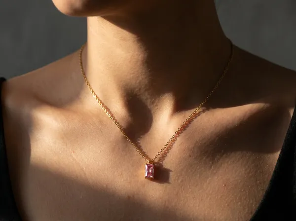 Rosette_Solitaire_Gold_Stainless_Steel_Premium_Necklace