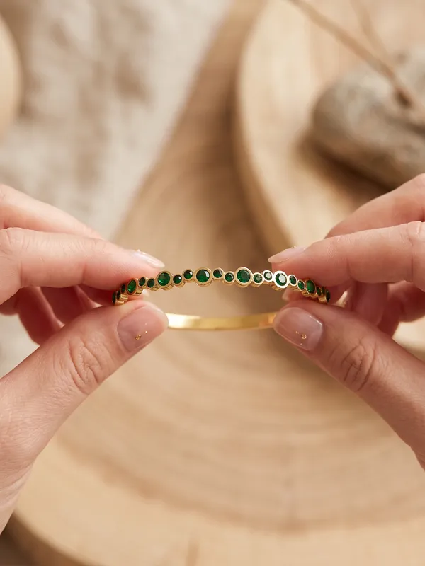 Queen's_Emerald_Gold_Stainless_Steel_Premium_Bracelet