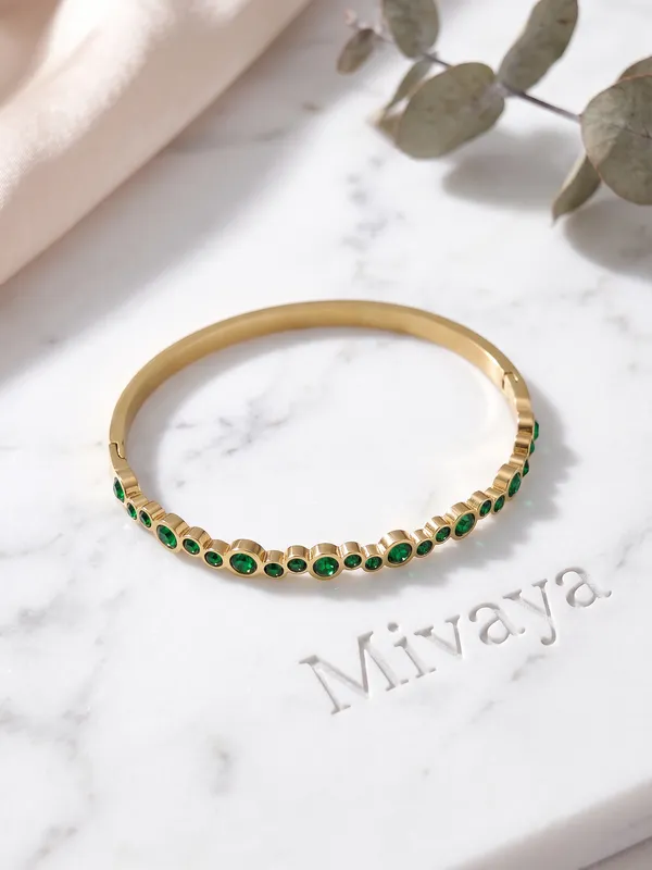 Queen's_Emerald_Gold_Stainless_Steel_Premium_Bracelet