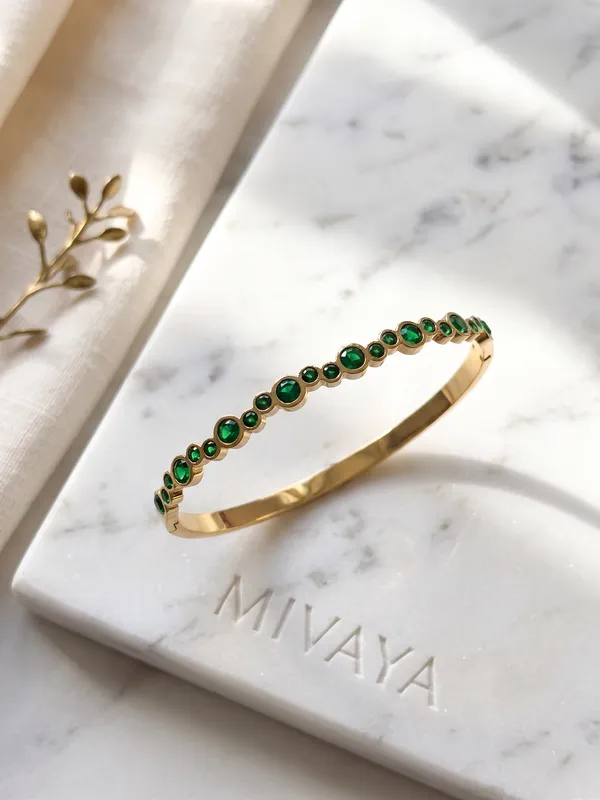 Queen's_Emerald_Gold_Stainless_Steel_Premium_Bracelet
