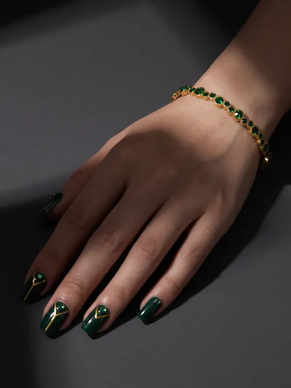 Queen's_Emerald_Gold_Stainless_Steel_Premium_Bracelet