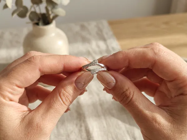 Celeste_Crossover_Silver_Stainless_Steel_Premium_Ring