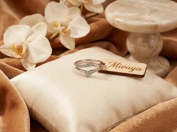 Celeste_Crossover_Silver_Stainless_Steel_Premium_Ring
